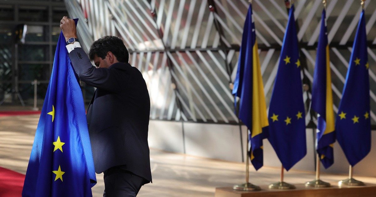 Ue, il sì alla candidatura dell’Ucraina accende lo scontento dei Balcani: “Nostre domande ferme da anni”. Il nodo trattati: così l’unanimità rischia di destabilizzare l’Unione