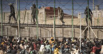Copertina di Migranti tentano di entrare a Melilla dal Marocco: cinque morti nella calca. Oltre 2mila persone alla frontiera