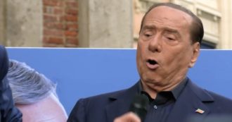 Copertina di Show di Berlusconi al comizio elettorale di Monza, prima la barzelletta poi l’appello: “Se non rivotiamo Allevi siamo dei cog***ni”