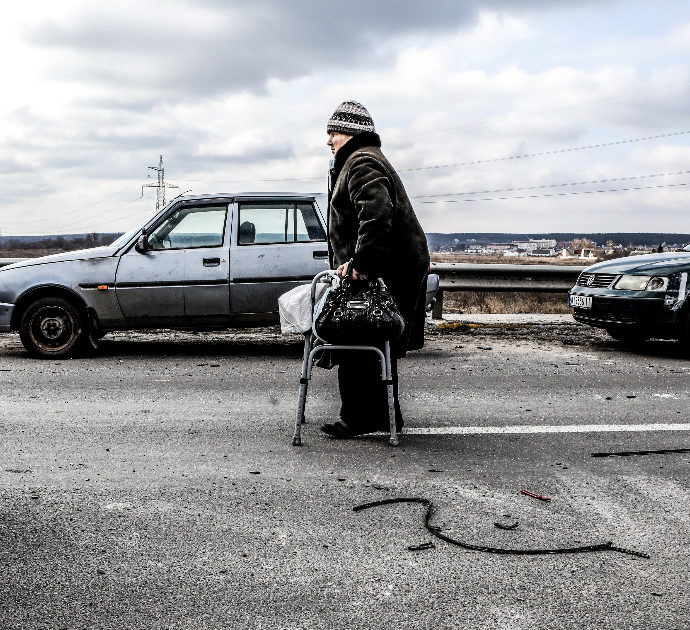 Ucraina, le 90 foto che raccontano il conflitto: “Angolature diverse rispetto a quello che vediamo”. La mostra a Firenze