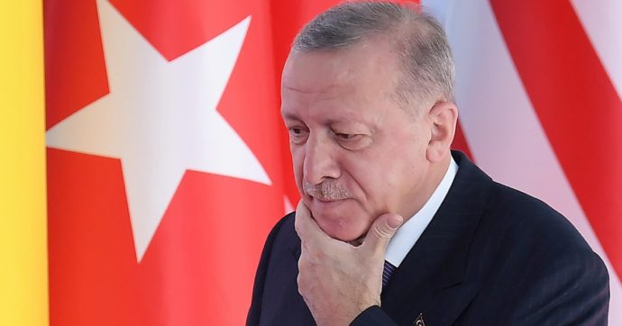 Copertina di Russia e Iran frenano Ankara: niente offensiva contro i curdi