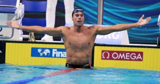 Mondiali di nuoto, Paltrinieri trionfa nei 1.500 stile: “Ero disposto a morire in vasca”. Altro oro storico nella 4X100 mista, Usa battuti