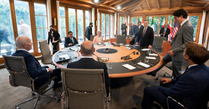 Vertice G7, “mandato ai ministri perché studino un tetto ai prezzi dell’energia”. Draghi: “Ridurre per sempre la dipendenza da Mosca”