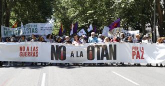 Copertina di “No alla guerra e no alla Nato”: in migliaia manifestano a Madrid, dove tra due giorni si apre il vertice dell’Alleanza atlantica