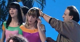 Copertina di Non è la Rai, i retroscena choc: “Per posta ricevevamo peli pubici, minacce di morte e bambole voodoo”