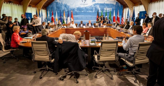 Copertina di “Soldi, armi, sostegno politico”. Il G7 fa quadrato su Zelensky