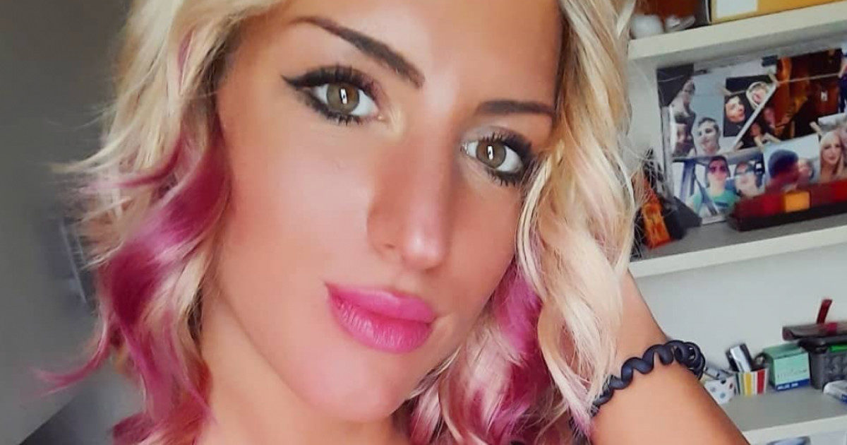 Sara Pegoraro, la modella e influencer morta a 26 anni “per un mix di droghe”. La sua psicologa indagata per omicidio colposo