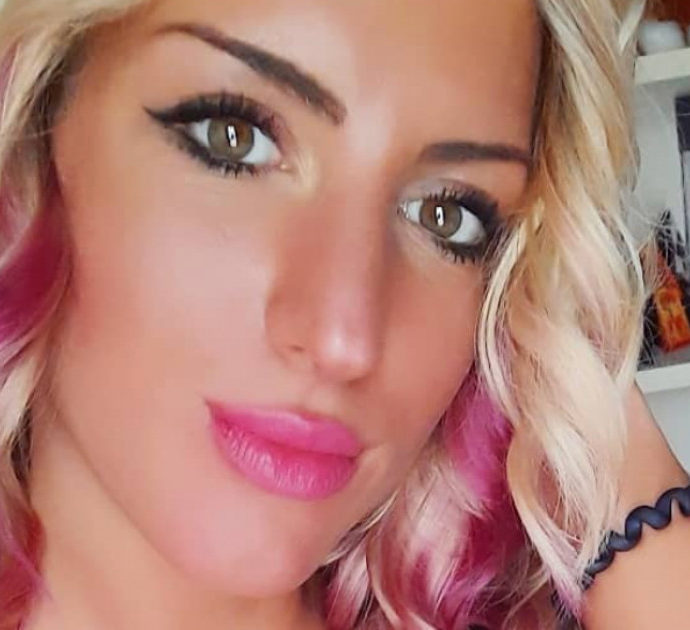 Sara Pegoraro, la modella e influencer morta a 26 anni “per un mix di droghe”. La sua psicologa indagata per omicidio colposo