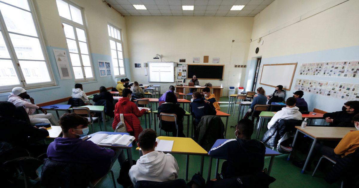 Scuola, sovraffollamento delle classi in Sicilia, Puglia e Campania. Le regioni chiedono interventi al governo