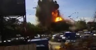 Ucraina, il momento in cui il missile ha colpito il centro commerciale di Kremenchuk