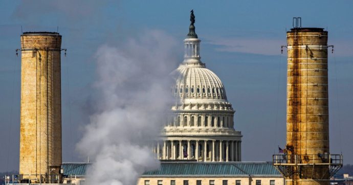 Copertina di Usa, la Corte Suprema depotenzia l’Agenzia per l’Ambiente: “È  compito del Congresso”