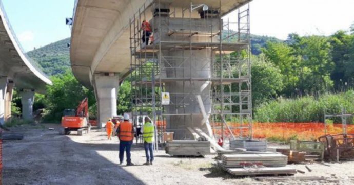 Copertina di A24 e A25: “Ritardi ma non aumentano i costi”