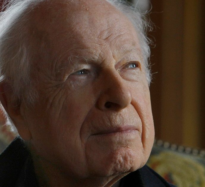 Peter Brook morto, gli allestimenti spregiudicati di Shakespeare e le urla del Re Lear: chi era il maestro del teatro che spezzò la convenzionalità