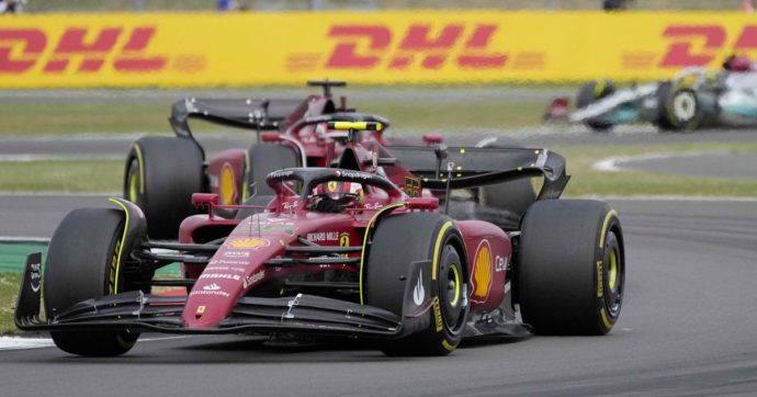 Formula 1, a Silverstone vince Sainz davanti a Perez e Hamilton. Quarto Leclerc, settimo Verstappen