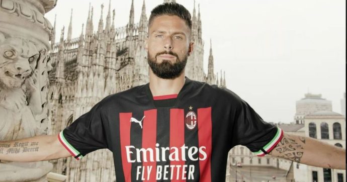 Milan, ecco la nuova maglia dei campioni d’Italia. Ma i tifosi protestano contro la decisione della società e di Puma