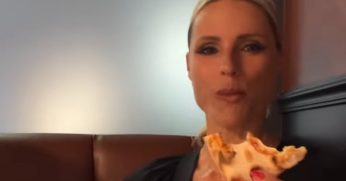 Michelle Hunziker assaggia la pizza di Briatore: “Non riesco neanche a parlare dalla goduria”