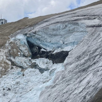 Copertina di Marmolada, dramma imprevedibile: chiudere le Alpi non si può