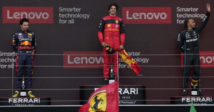 F1 Silverstone: vince Sainz ma a gioire è la Red Bull. In Ferrari ancora una strategia scandalosa