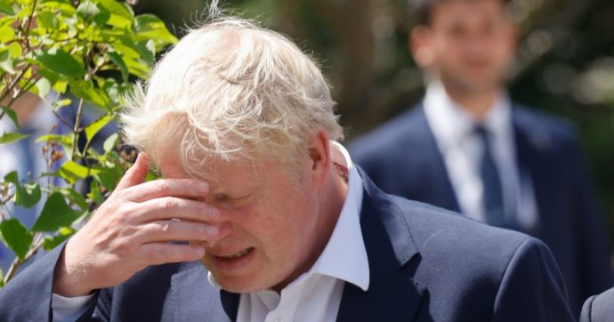 Gran Bretagna, ora Boris Johnson rischia: si dimettono due ministri chiave.  Il governo terremotato dallo scandalo sessuale Pincher - Il Fatto Quotidiano