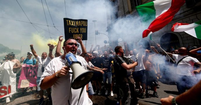 Taxi in sciopero anche oggi: accordo difficile