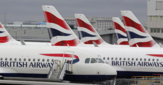 Copertina di Caos voli, salgono a 10.300 i collegamenti che British Airways cancellerà quest’ estate. Salve le tratte a lungo raggio