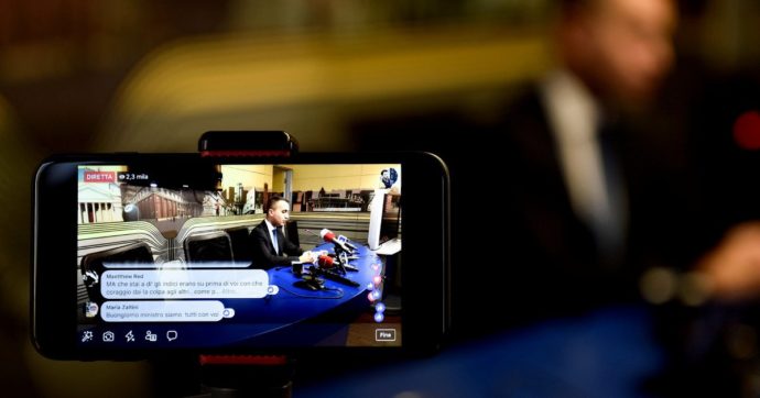 Troppi insulti: Di Maio via dai social