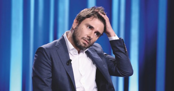 Di Battista: “Anche oggi si esce domani: pavidi e autolesionisti”