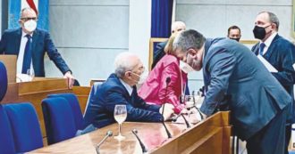 Copertina di Indagato Mocerino, capogruppo di De Luca: “10mila euro per voti”