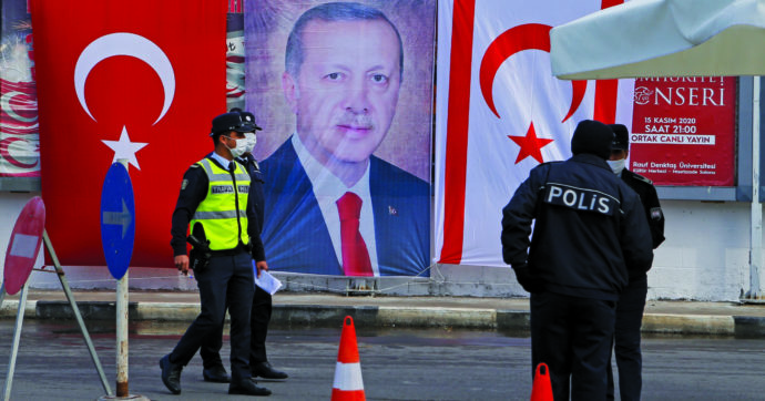 Copertina di Cresce la rabbia contro Erdogan: l’opposizione kemalista in testa