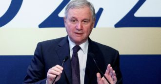 Copertina di Visco è contento: “Bene che i salari non aumentino con l’inflazione”