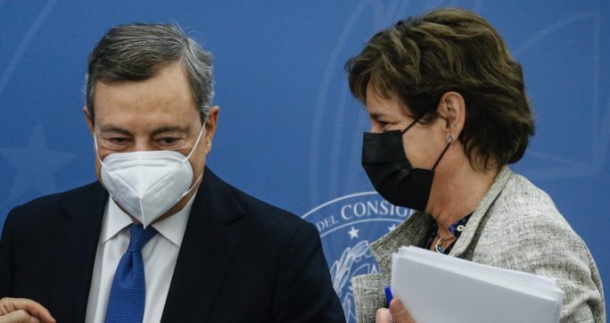 La ministra Messa tornerà alla Bicocca nonostante lo scandalo favoritismi. Uno studio sui concorsi rivela: il 90% dei posti a interni