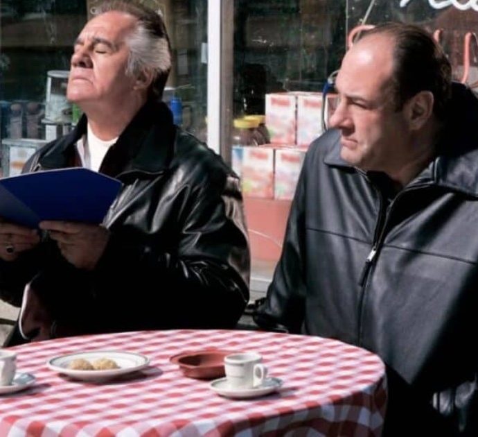 Morto Tony Sirico, addio al Paulie “Walnuts” Gualtieri dei Sopranos: ha interpretato il ruolo di gangster anche per Martin Scorsese