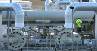 Mosca chiude il Nord Stream 1 per manutenzione, la Germania teme che lo stop al gas diventi definitivo: “Rischiamo una grave recessione”