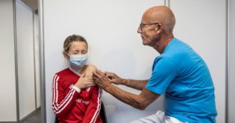 Vaccini anti virus, gli scienziati danesi si scusano: “Errore farli fare ai bimbi”