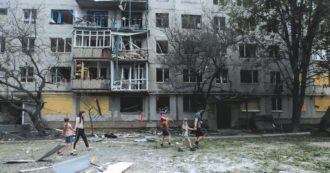 Copertina di Sulla strada per Bakhmut. “È una pioggia di missili”