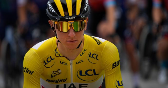 Tour de France, Tadej Pogacar in ansia per il Covid: un suo compagno positivo. “Sono preoccupato”