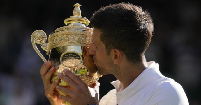 Djokovic conferma: non si vaccinerà contro il Covid. Addio US Open e stagione sul cemento in Usa e Canada