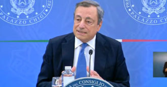 Copertina di Draghi: “Il governo non va avanti con gli ultimatum. Lo dico anche a chi promette sfracelli a settembre”