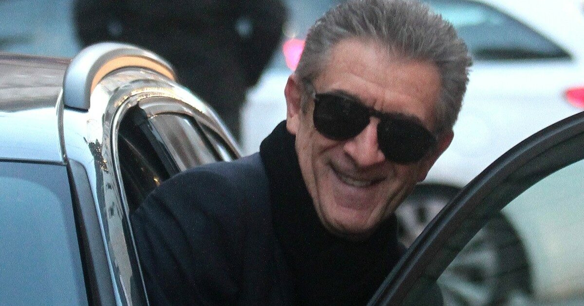 Ezio Greggio su Pucci: “Ottimo entertainer, soliderietà come collega. Chi fa satira non deve essere schierato. Cosa fa ridere me? L’attualità, basta sentire il commento dell’apertura delle Olimpiadi”