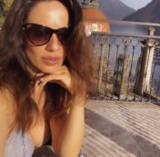 Copertina di Paola Iezzi e la reunion con Chiara, lo sfogo: “Le radio ci hanno sempre rifiutate, è stata dura. Uno non può tutta la vita sputare sangue”