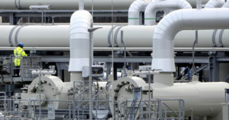 Germania, sovrapprezzo sul gas a carico dei consumatori per “salvare” le aziende. Il governo studia risparmi in vista dell’inverno