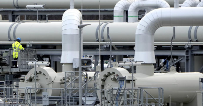 Germania, sovrapprezzo sul gas a carico dei consumatori per “salvare” le aziende. Il governo studia risparmi in vista dell’inverno