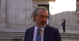 Copertina di Governo, Castaldi (M5s) arriva al Senato: “La crisi non si apre, il governo ha i numeri. Movimento non vota provvedimento”