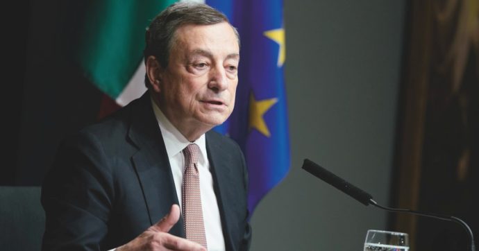 Il saluto “solitario” del premier e il rebus della conta in Aula