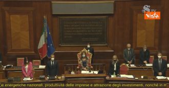 Copertina di Morto Eugenio Scalfari, minuto di silenzio al Senato durante la discussione sul Dl Aiuti: l’applauso dell’Aula – Video