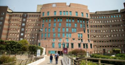 Copertina di Paraplegico torna a camminare grazie a un neurostimolatore: al San Raffaele il primo caso al mondo. “Nuove speranze per i pazienti”
