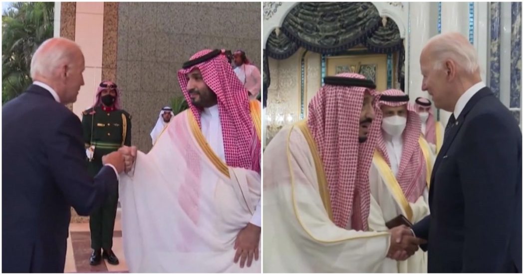 Imbarazzo di Biden in Arabia Saudita: calorosa stretta di mano con il re e solo un pugno con il principe Mohammed bin Salman – Video