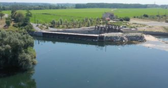 Copertina di Siccità, stop a una centrale idroelettrica nel Pavese: la portata del fiume non permette il funzionamento – Video