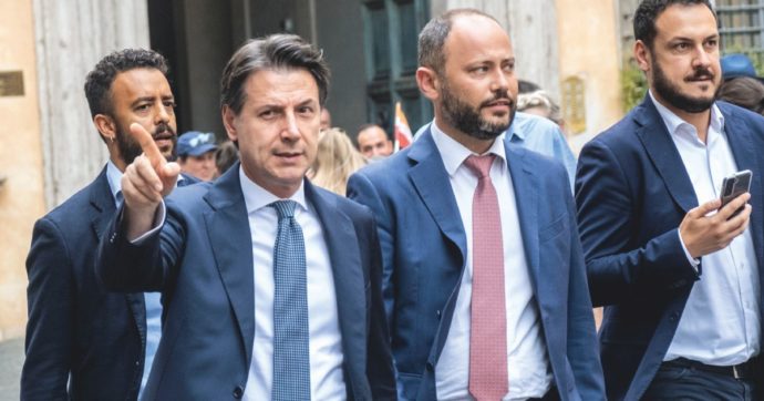 Crisi governo, Conte scommette sullo strappo: ministri e “governisti” lo frenano