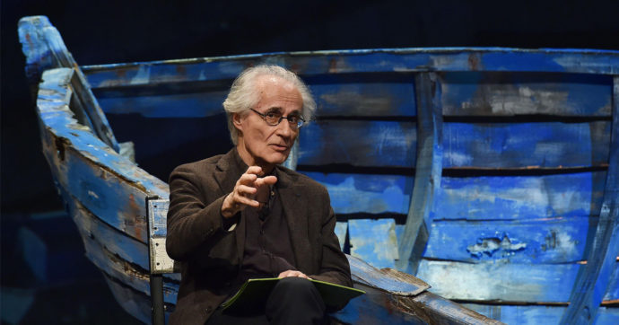 Canfora: “Se il governo cade non sarà una tragedia. Il Colle diluirà la crisi”